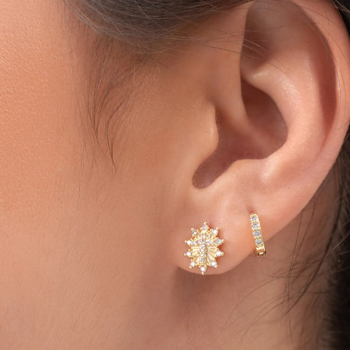Aretes Cruz Sagrada circonias